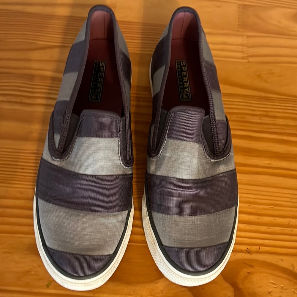 SPERRY | SILVER & GRAY RIBBON SLIP-ONS, SZ 7.5M